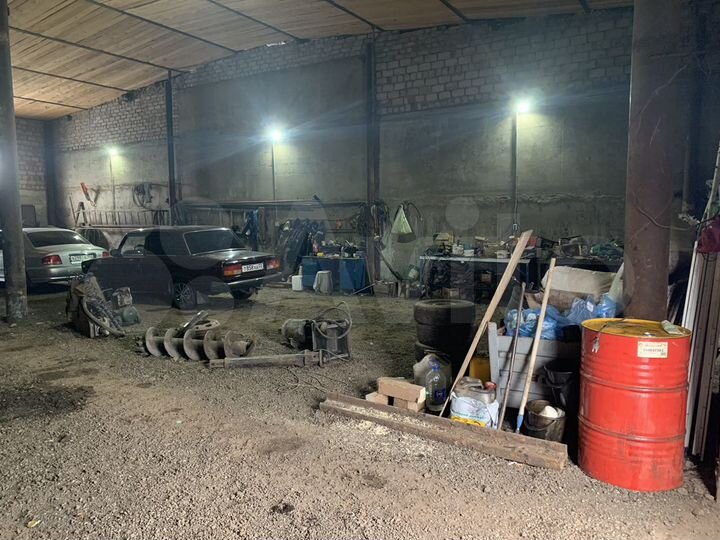 Гараж, > 30 м²