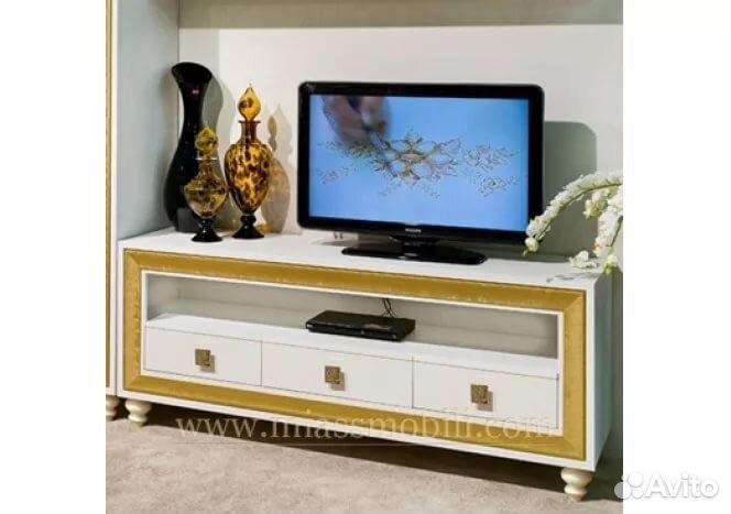 Витрина и Тумба тв Миассмебель Silvia