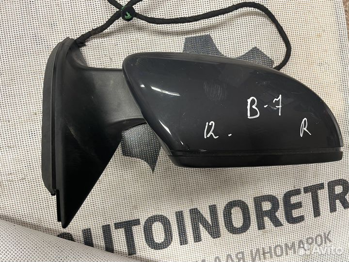 Зеркало правое Volkswagen Passat B7 3C0857934A