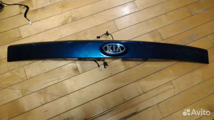 Подсветка номера крышки богажника Киа Каренс 2