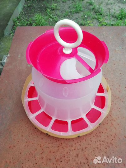 Кормушки для подрощеной и взрослой птицы