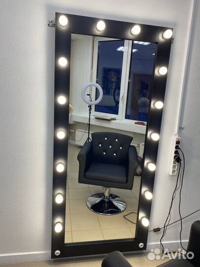 Зеркало с подсветкой в полный рост