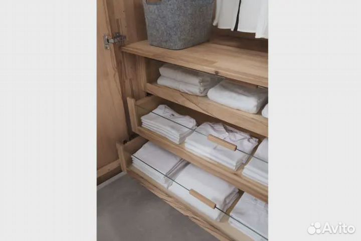 Шкаф распашной из массива дерева на заказ