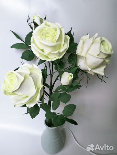 Светильник из изолона, ростовые цветы, роза