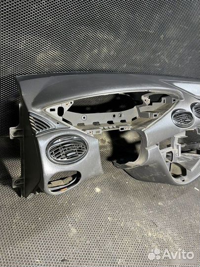 Торпедо Ford Focus 1998-2004