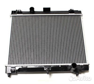 Радиатор на Тойота Ярис