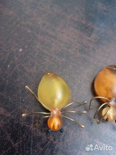 Брошки ретро 