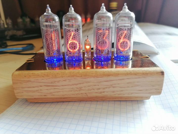 Часы на газоразрядных лампах ин-14