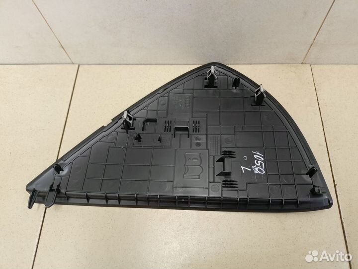 Накладка (кузов внутри) A1 2010