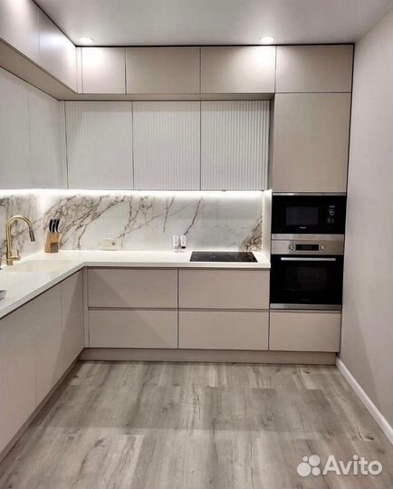 Кухонный гарнитур для маленькой кухни на заказ