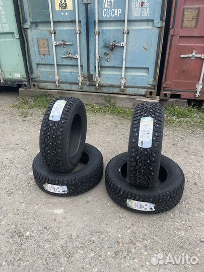Nokian Tyres Hakkapeliitta 9 SUV 215/65 R16 102T