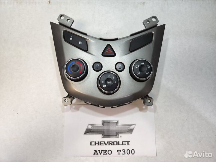 Блок управления печкой Chevrolet Aveo T300-47