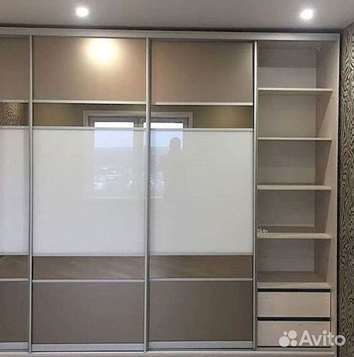 Зеркальный шкаф