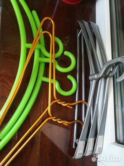 Вешалки плечики