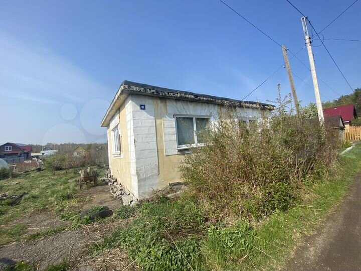 Дача 32,8 м² на участке 8 сот.