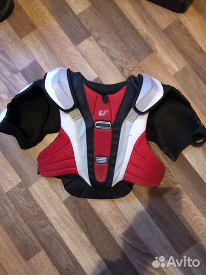 Хоккейный нагрудник CCM