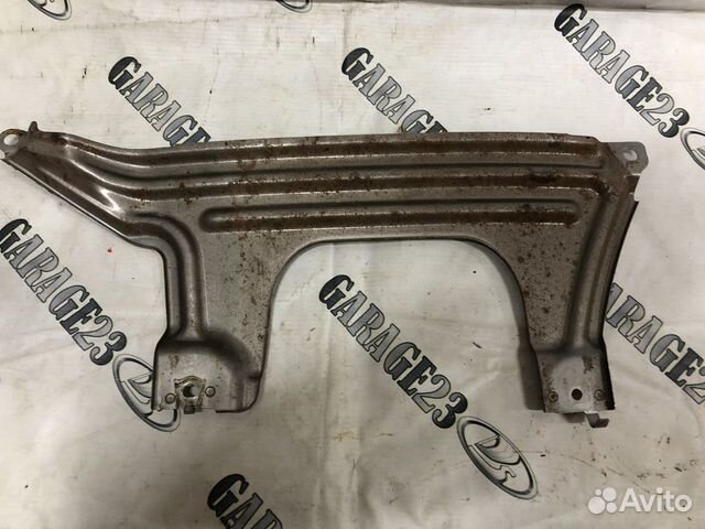 Нижний щит торпедо Lexus Rx 300