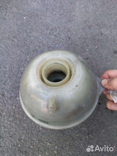 Расширительный бачок Volkswagen Passat B4 1H012140