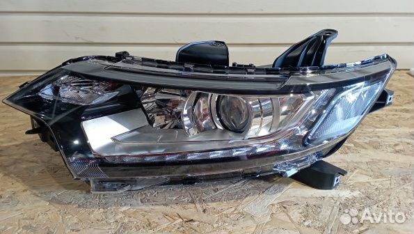 Фара левая с 1 линзой Mitsubishi Outlander 3