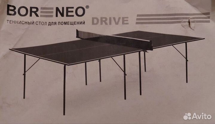 Стол для настольного тенниса в помещении 