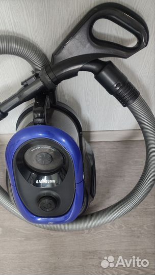 Пылесос samsung SC18M2110SB