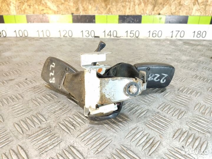 Ответная часть ремня безопасности Mazda 3 BK бк