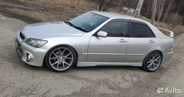 Накладки на пороги TRD Toyota Altezza / Lexus IS 1