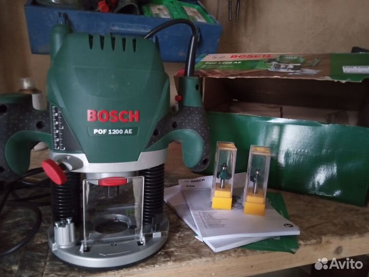 Фрезер Bosch POF 1200 AE