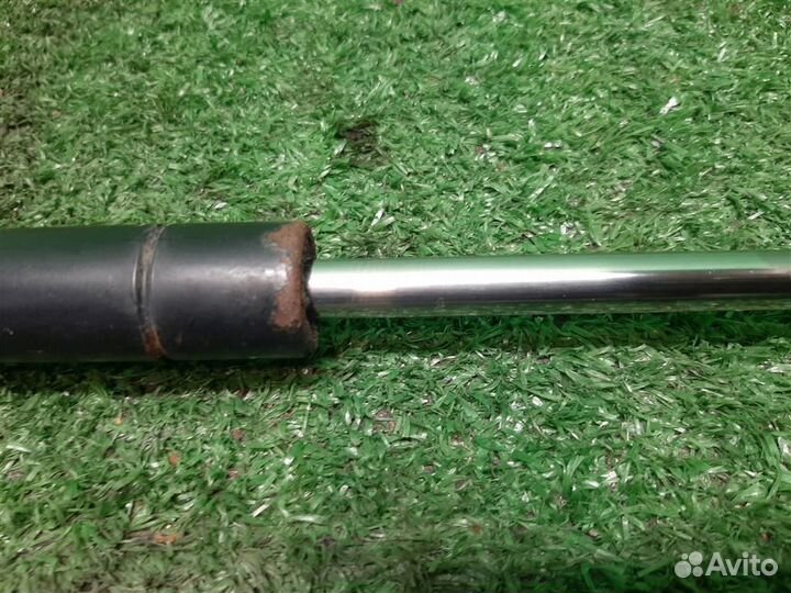 Амортизатор багажника левый Lexus RX300 (MCU35) 2