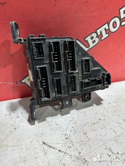 Блок предохранителей салонный Hyundai Tucson 1