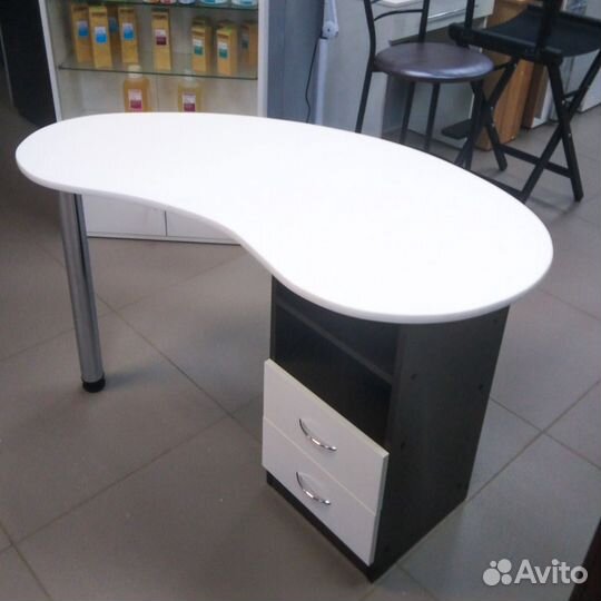 Маникюрный стол Катрин