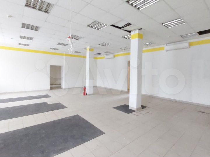 Сдам торговое помещение, 171.9 м²