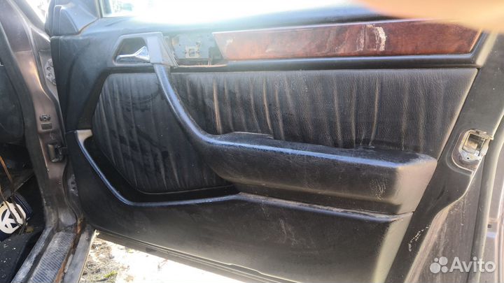 Кожаный салон w124
