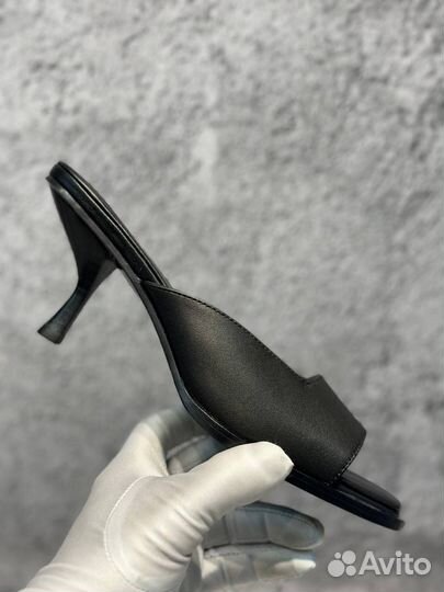 Босоножки The row