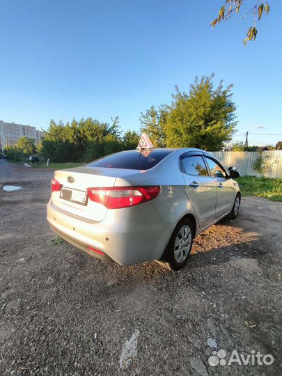 Инструктор по вождению на автомате