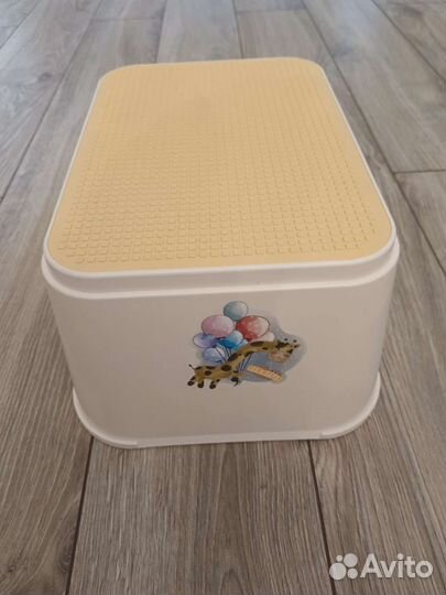 Стульчик и накладка на унитаз