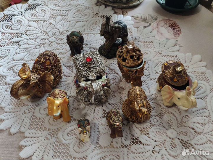 Статуэтки слоников на доставке