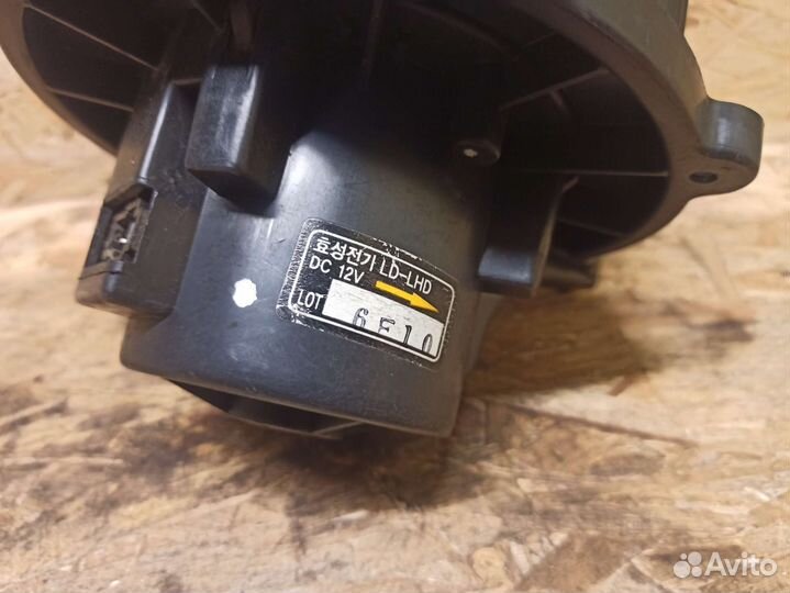 Моторчик печки Kia Cerato 1