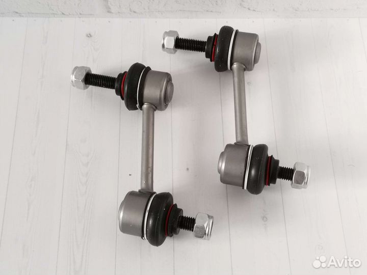 Усиленные стойки стабилизатора зад Skoda Octavia