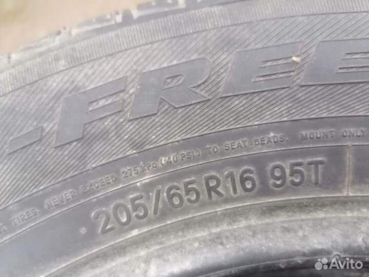 Toyo Observe Ice-Freezer 205/65 R16