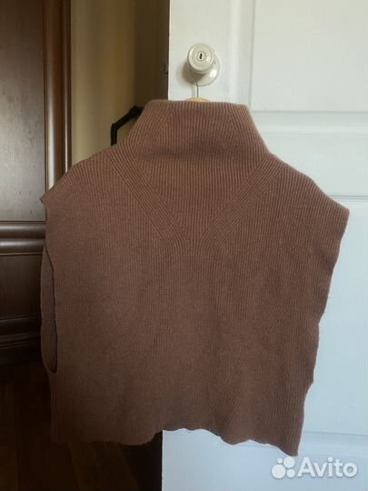 Жилетка вязаная