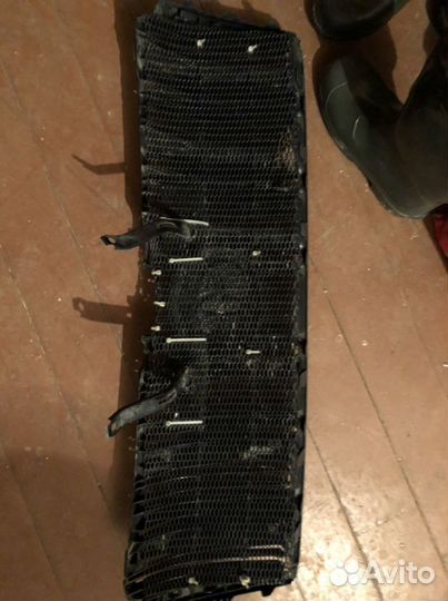 Решетка радиатора toyota land cruiser 150 prado