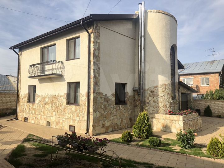 Коттедж 274,5 м² на участке 10 сот.