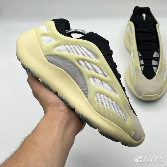 Кроссовки Adidas Yeezy Boost 700