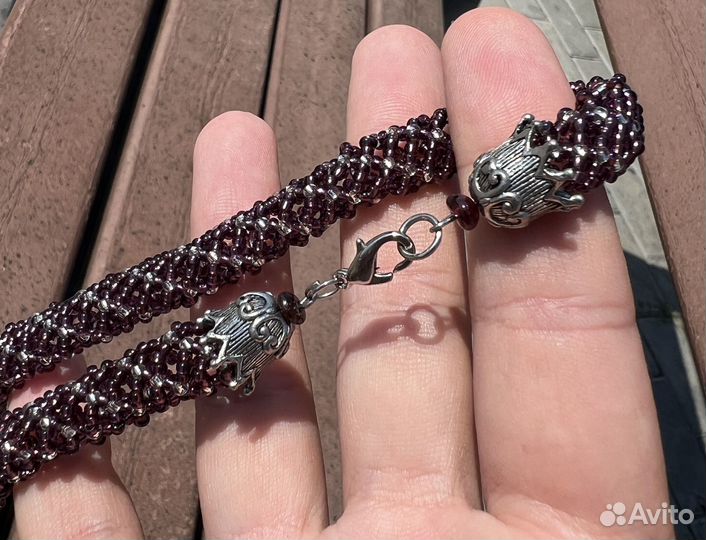 Браслет янтарь, колье из бисера и гранатов