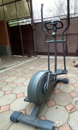 Эллиптический тренажер torneo