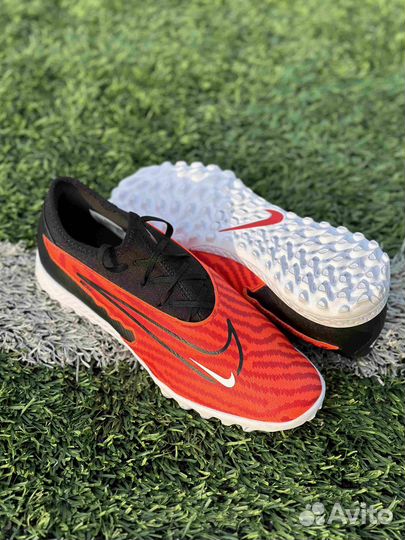 Сороконожки Nike React Phantom Red