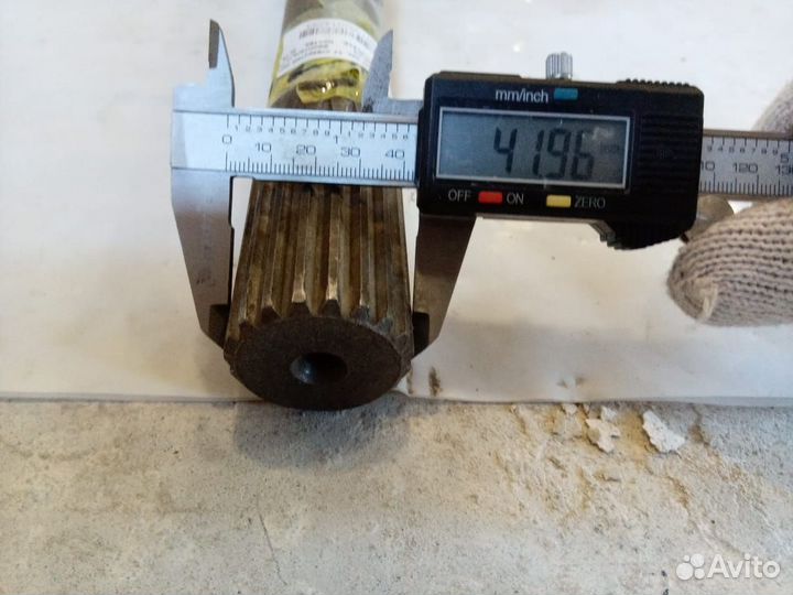 Полуось 800 мм, 12 отверстий под болты, на фронтал