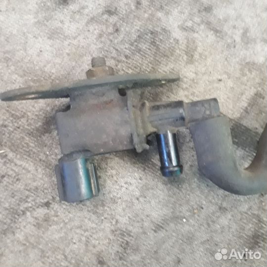 Эл. магнитный клапан абсорбера Мицубиси Лансер 9