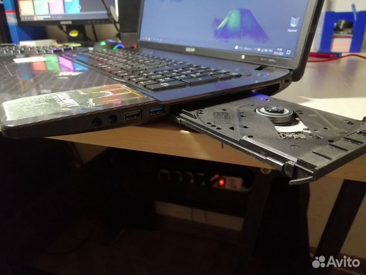 Ноутбук dexp clv-670-sb